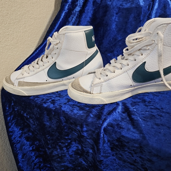 Nike Blazers Mid 77 Vintage Sneakers - Picture 5 of 6